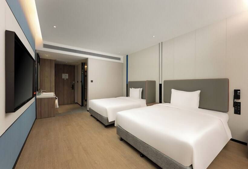 هتل Holiday Inn Express Shanghai Jing An Temple, An Ihg