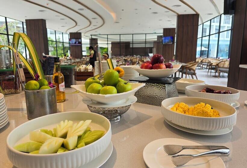 هتل Laya Resort Phuket Island