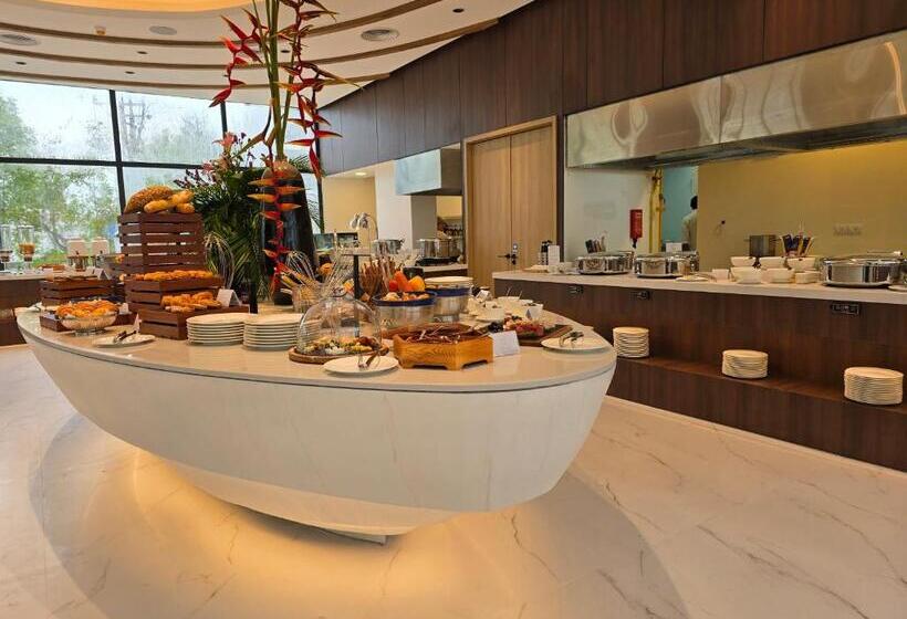 هتل Laya Resort Phuket Island