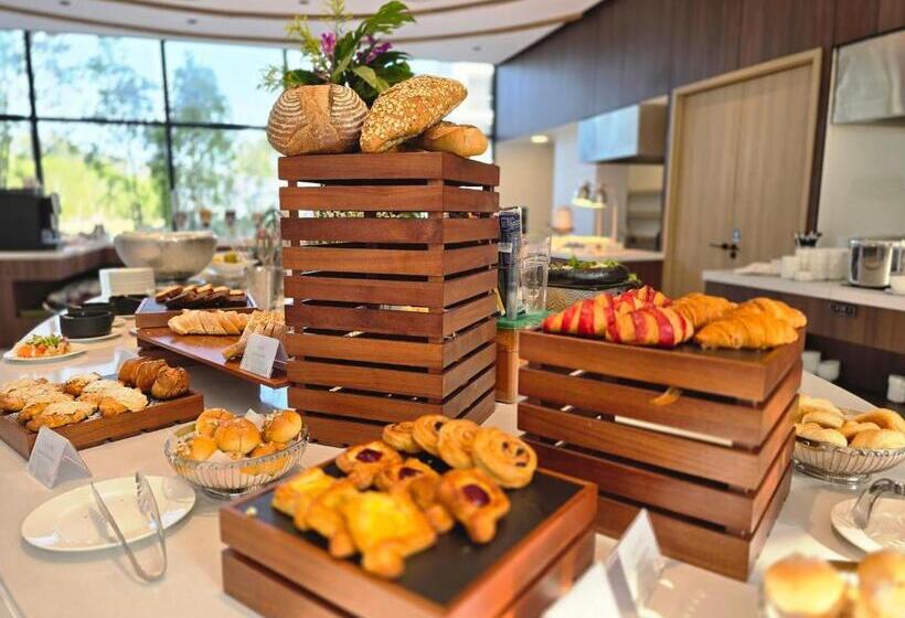 هتل Laya Resort Phuket Island