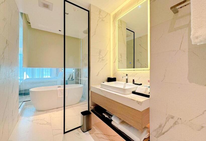 هتل Laya Resort Phuket Island
