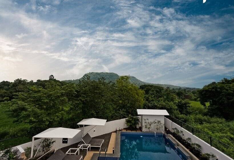 Отель Privystays Kurul Villa