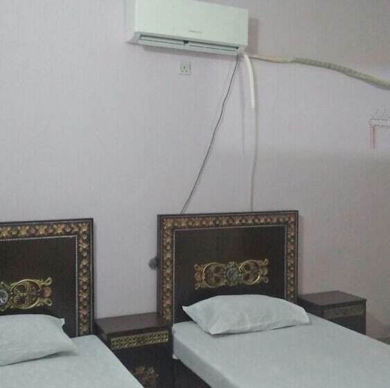 هتل Queens Palace