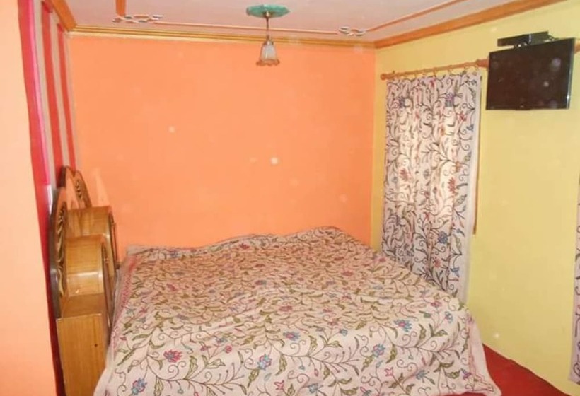 Отель Goroomgo Rooma Srinagar