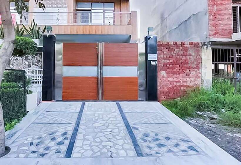 هتل Roomshala 117 Shubham Residency