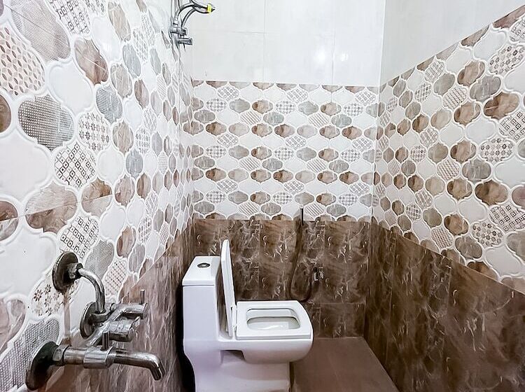 هتل Roomshala 117 Shubham Residency