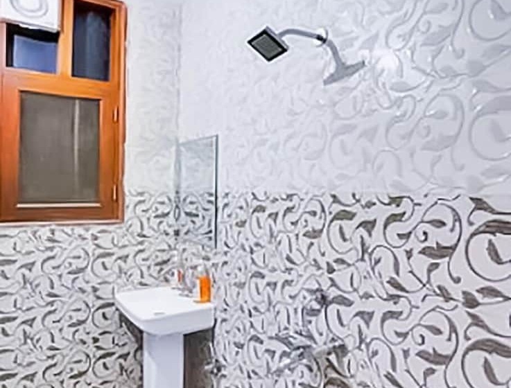 هتل Roomshala 117 Shubham Residency