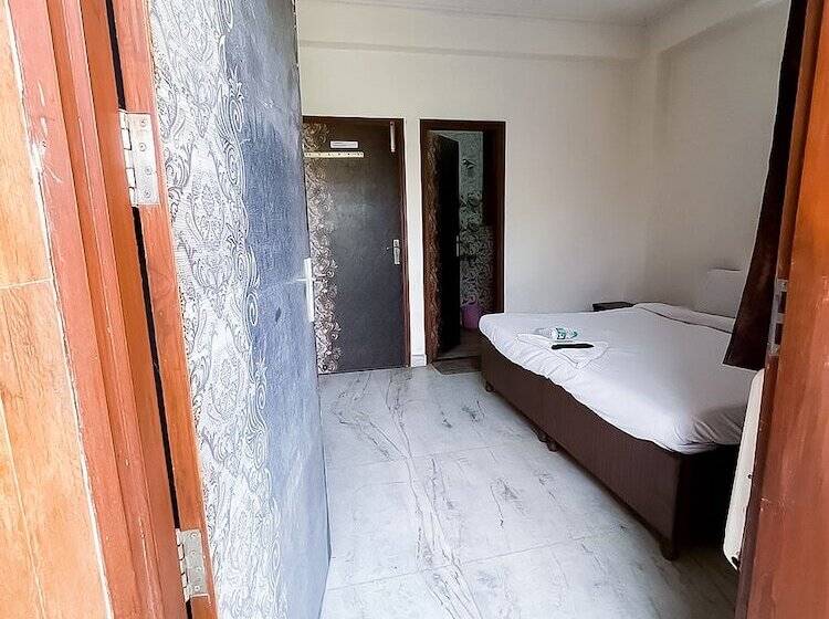 هتل Roomshala 117 Shubham Residency