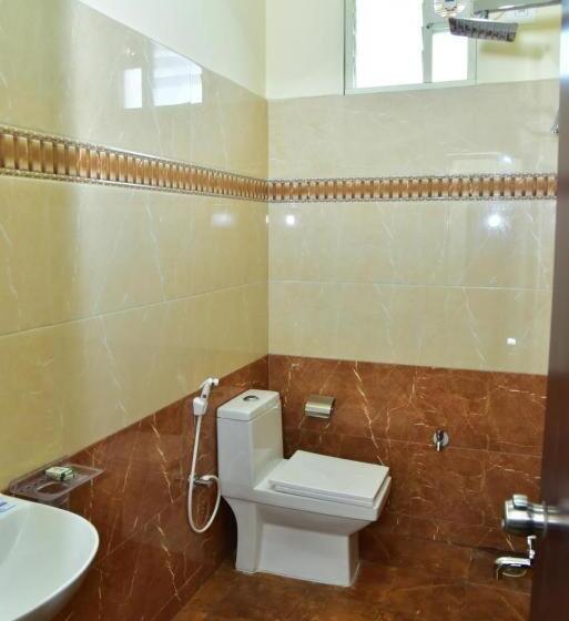 Отель Sak Royal Residency