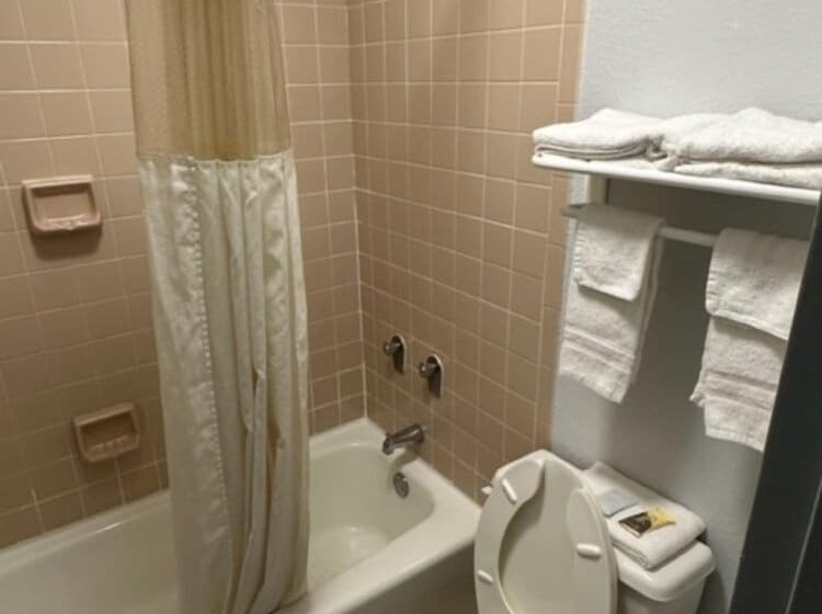 فندق على الطريق Home Lodge