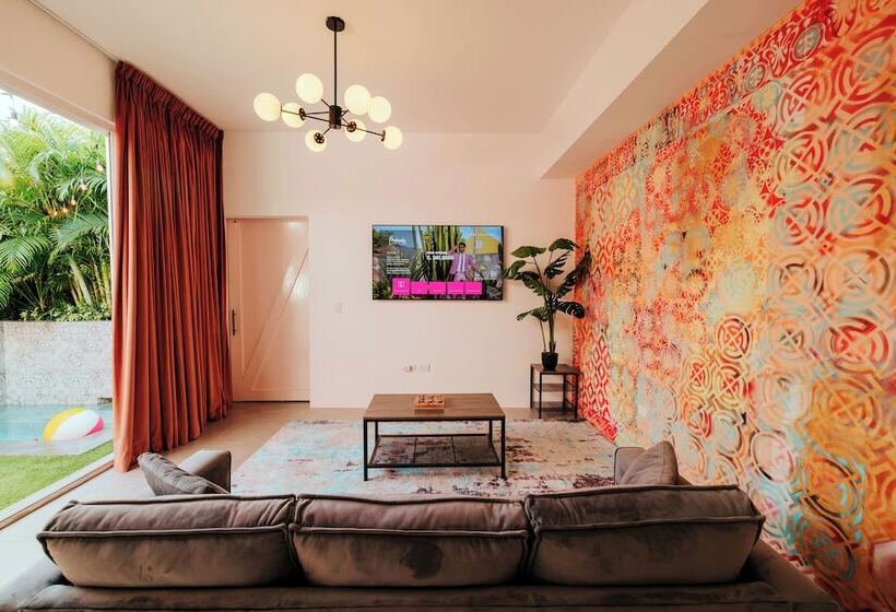 Privada Stays