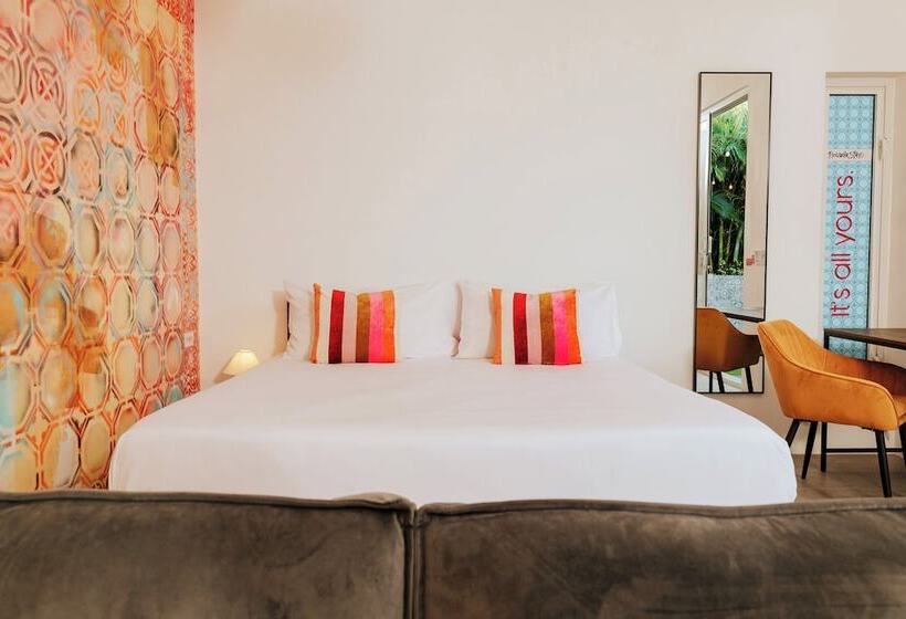 Privada Stays