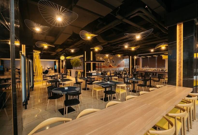 Yello Hotel Harbour Bay