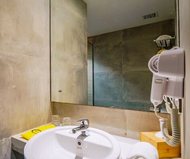 Yello Hotel Harbour Bay