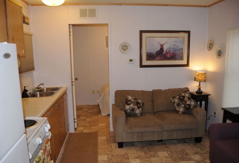 Yellowstone Motel   Adults Only