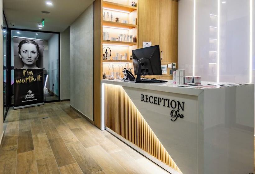 هتل Natura All Seasons Boutique
