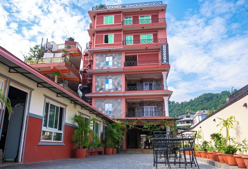هتل Rudrakshya Pokhara