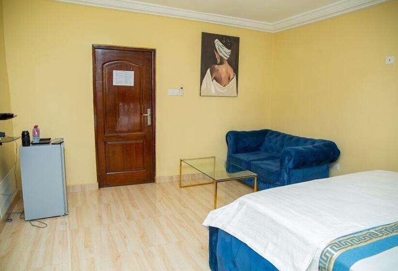 689 Hotel & Apartment