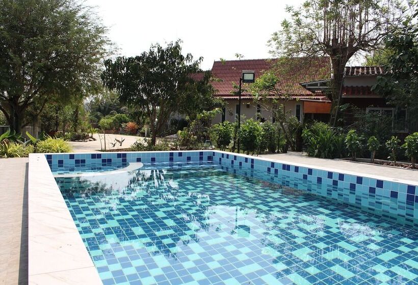 בית מלון כפרי Baan Suan Mulberry Farmstay