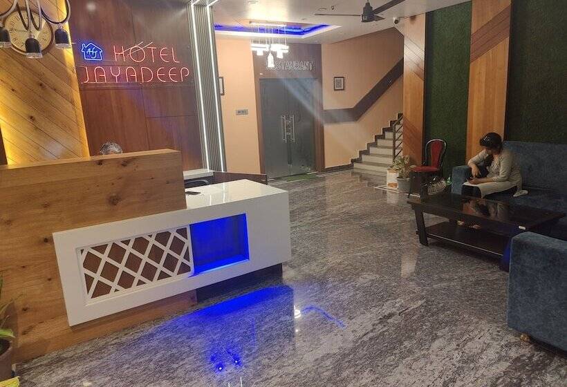 هتل Jayadeep