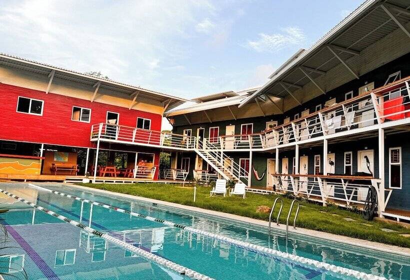 هتل Tama Lodge