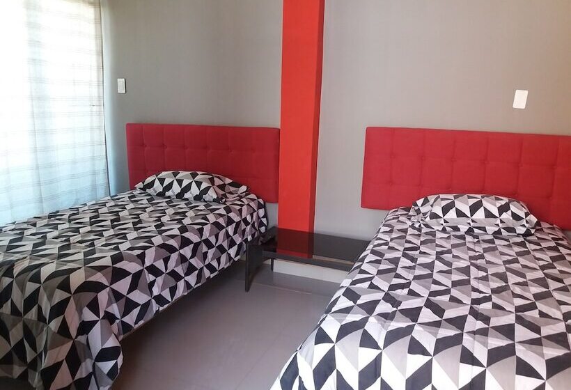 Amaris Hotel Hostel