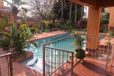 تختخواب و صبحانه Inca Rose Guest House