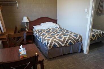 Caravel Motel