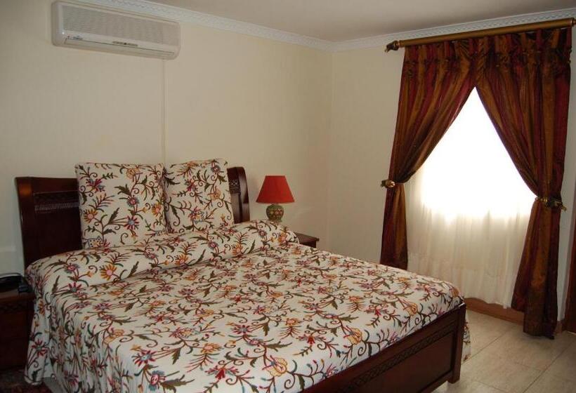 هتل Falcon Crest Suites