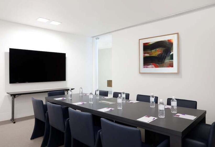 هتل Hyatt Place Melbourne Essendon Fields