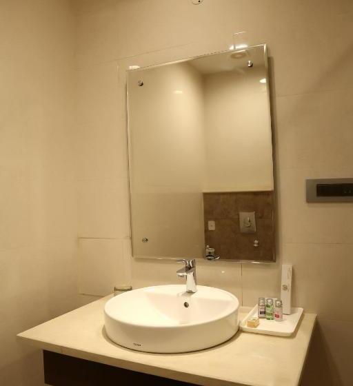 هتل Imperia Suites
