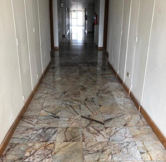 هتل Paradorn Inn
