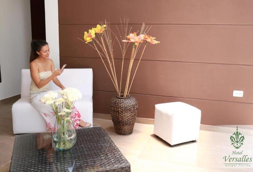 هتل Restaurante Versalles