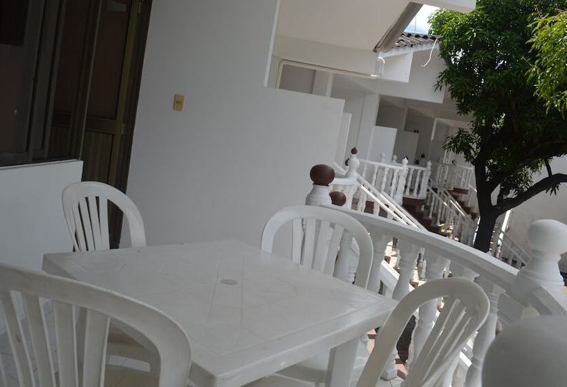 هتل Restaurante Versalles