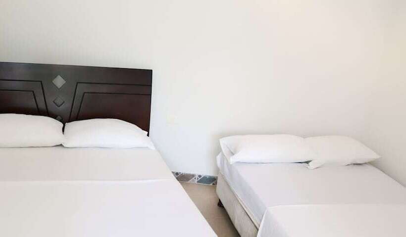 هتل Restaurante Versalles