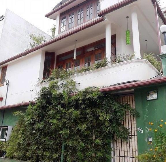 هتل Yoho Taskans Villa