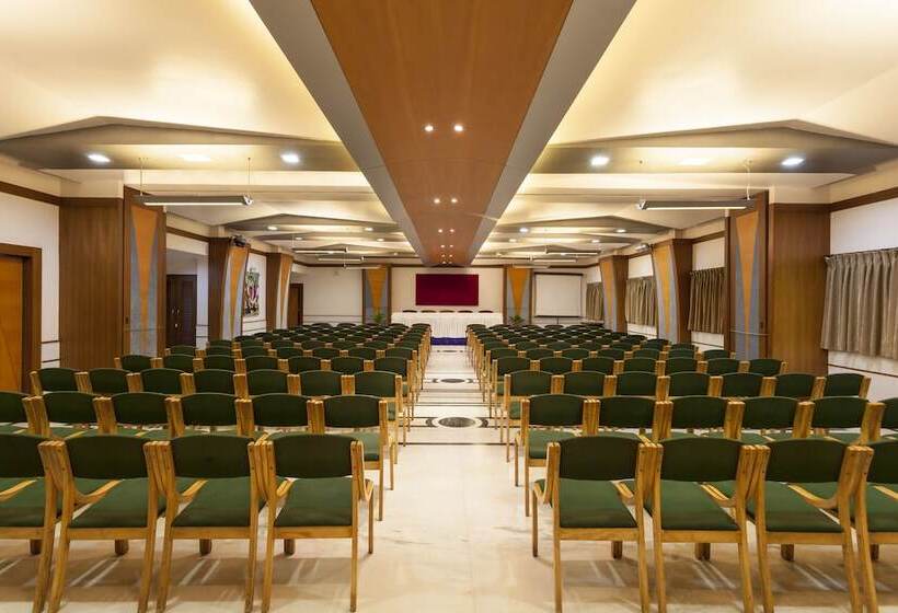 فندق Vrishali Executive