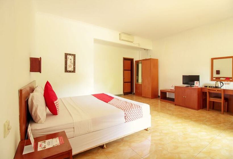 Reddoorz Plus At Hotel Sofia Pangandaran