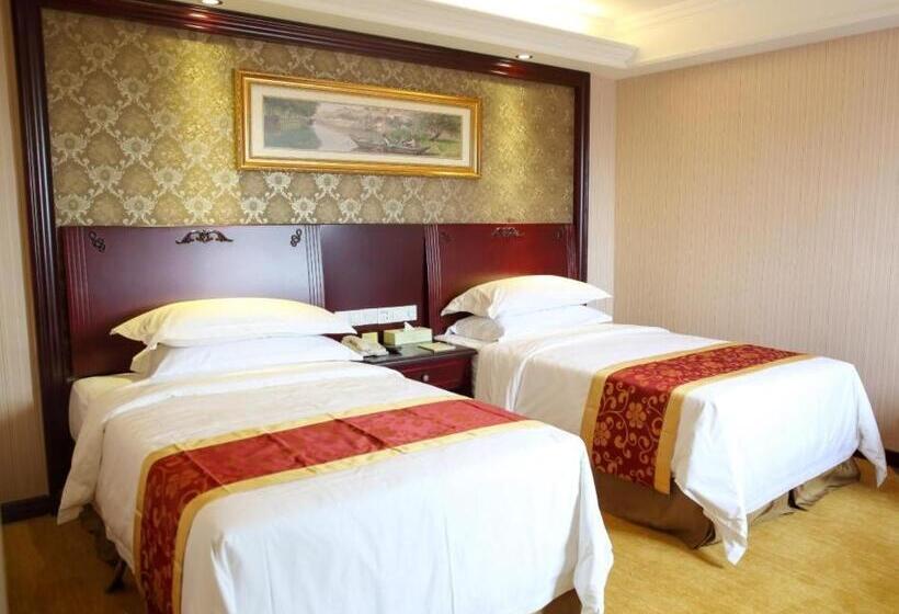Vienna International Hotel Shanghai Pudong Xinchang Old Town Subway Station