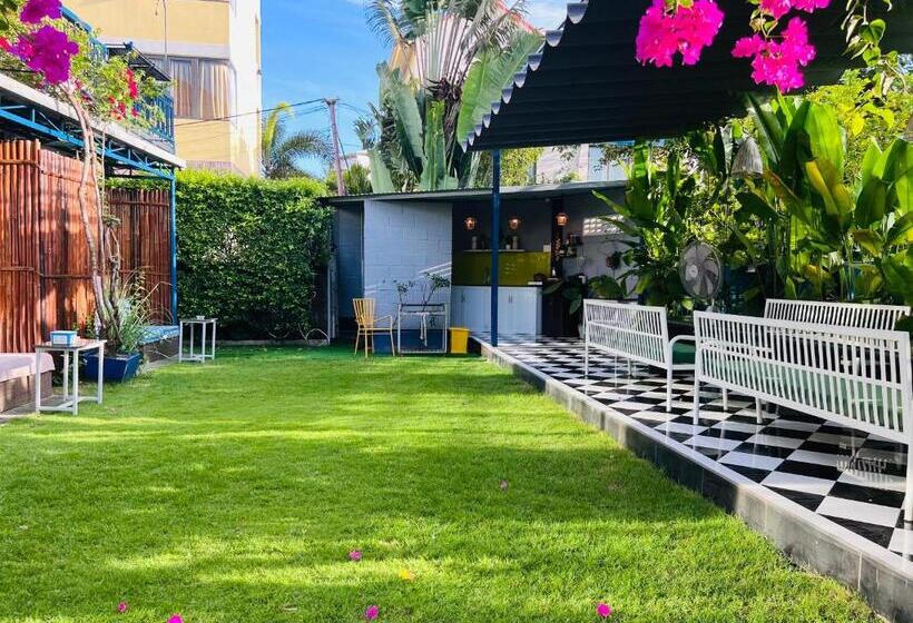 تختخواب و صبحانه Lavini Hoian Boutique Villa