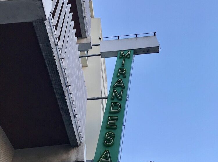 مبيت وإفطار Mirandesa Guesthouse