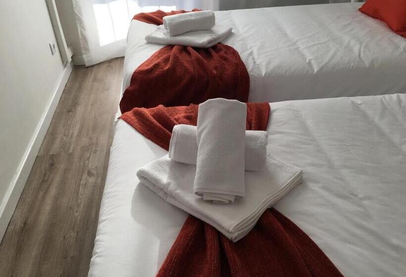 مبيت وإفطار Mirandesa Guesthouse