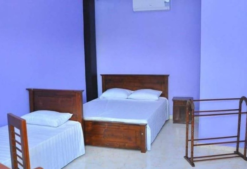 تختخواب و صبحانه Omega Hotel & Motel