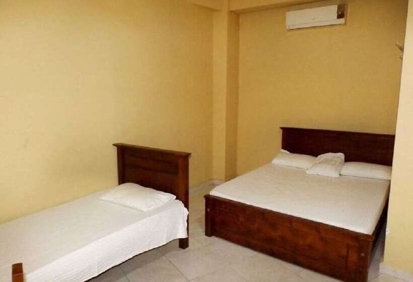 تختخواب و صبحانه Omega Hotel & Motel