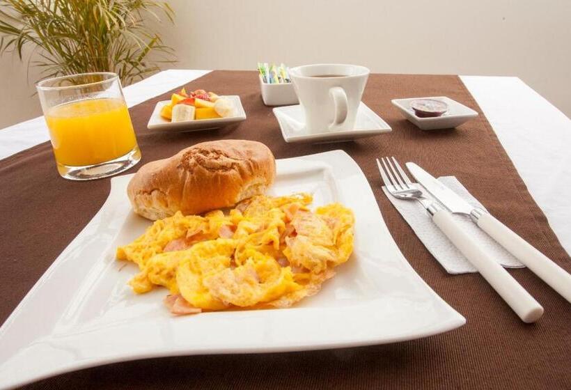 هتل Cafe Y Miel