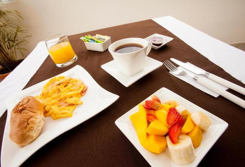 هتل Cafe Y Miel