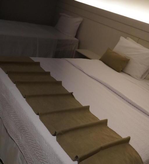 בית מלון כפרי Pak Suites
