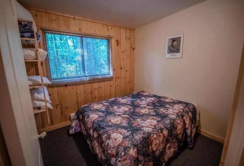 אתר נופש High Falls Bay Cottages, Camping & Waterpark