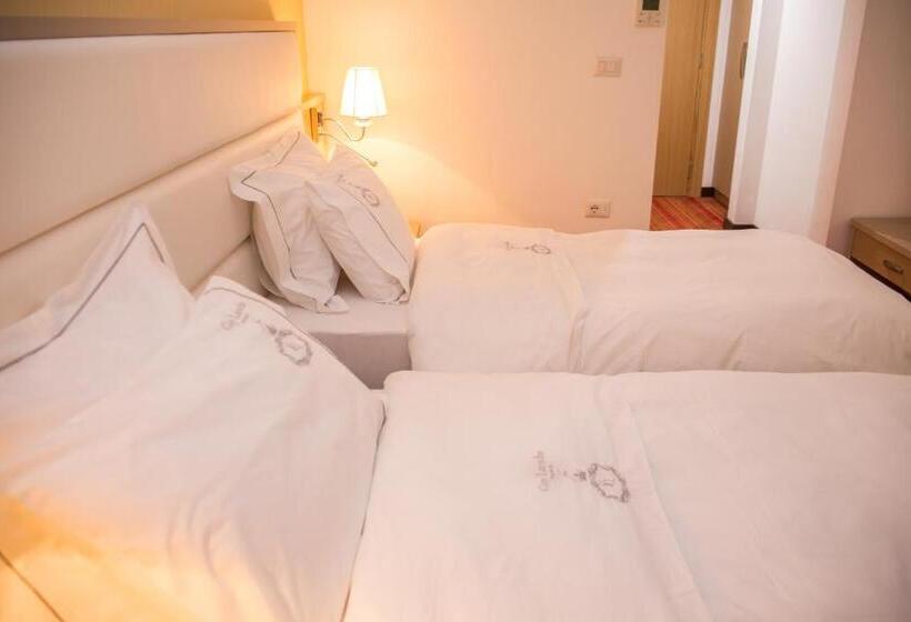 Santa Quaranta Premium Resort