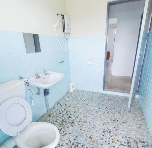 הוסטל Backpackers @ Beacon Kch